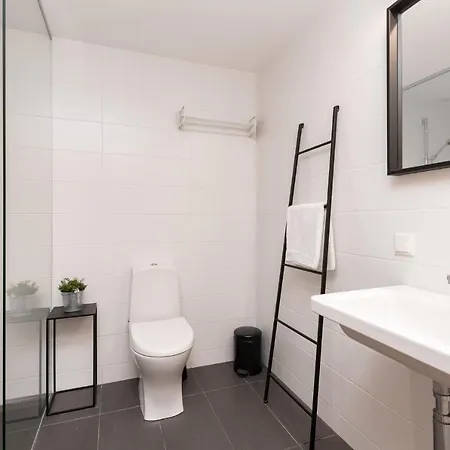 Orange Sipelga Balcony & Free Parking