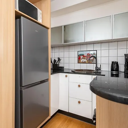 Orange Sipelga Balcony & Free Parking