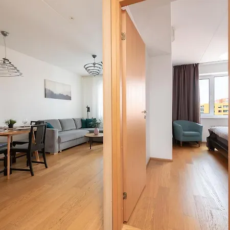 Orange Sipelga Balcony & Free Parking