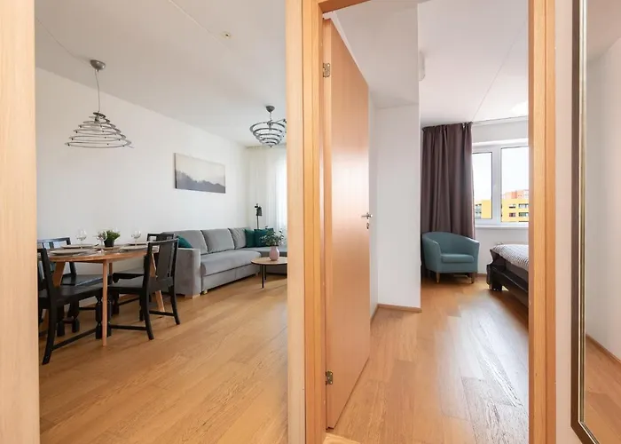 Orange Sipelga Balcony & Free Parking